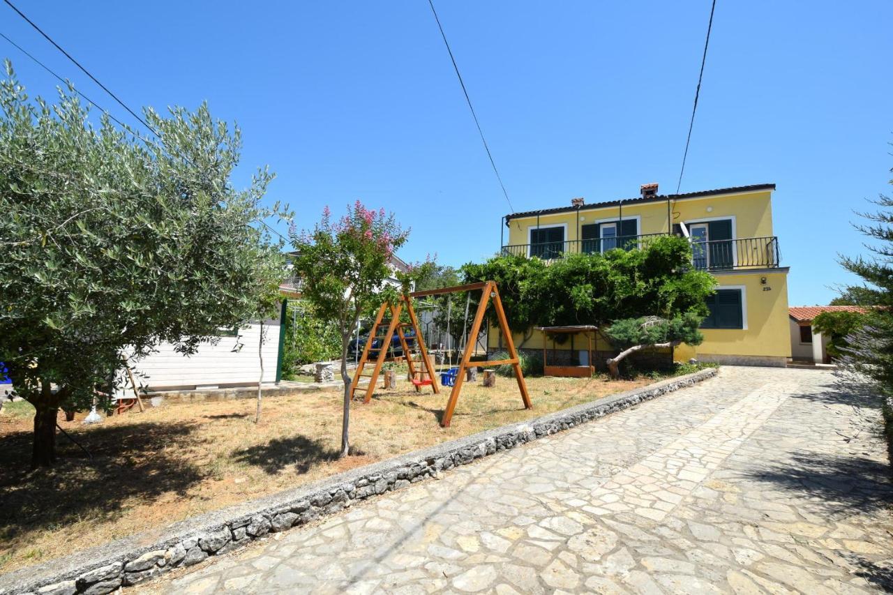 Holiday Home Nikola Malinska Extérieur photo