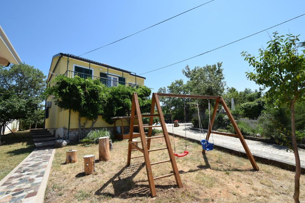 Holiday Home Nikola Malinska Extérieur photo